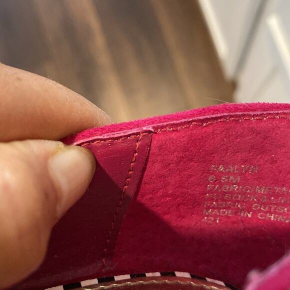 Betsey Johnson Faalyn Fuschia Studded Pointed Toe heels rocker size 6.5 quirky - Picture 10 of 10